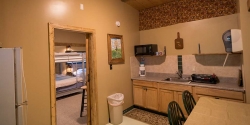 2018-Big-Dawg's-House-kitchen
