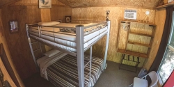 2018-Rooster-Pen-bed