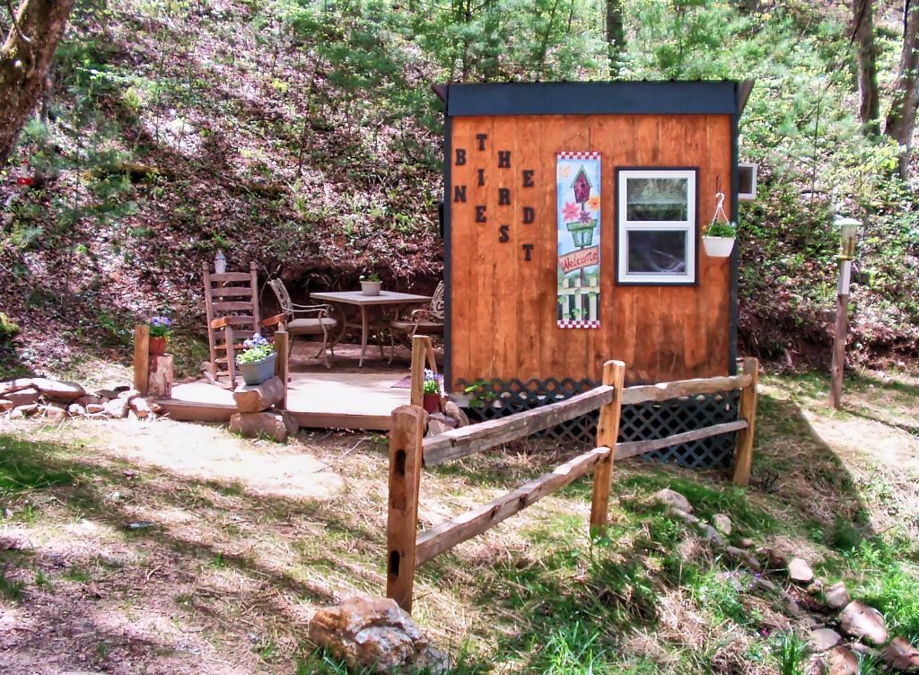 Pet Friendly Cabin Rentals Near Asheville in the NC Mountains